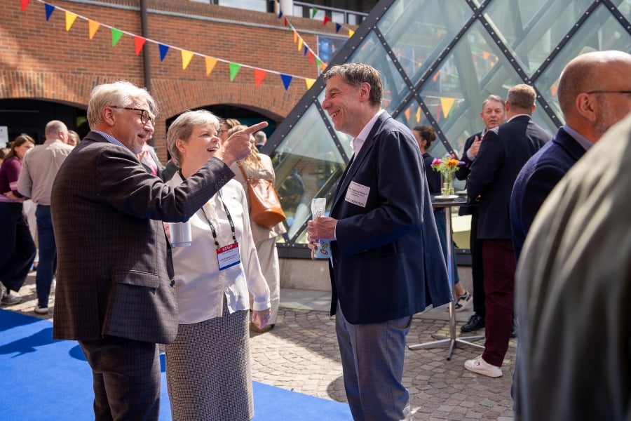 netv&aelig;rk til Handlens &Aring;rsdag