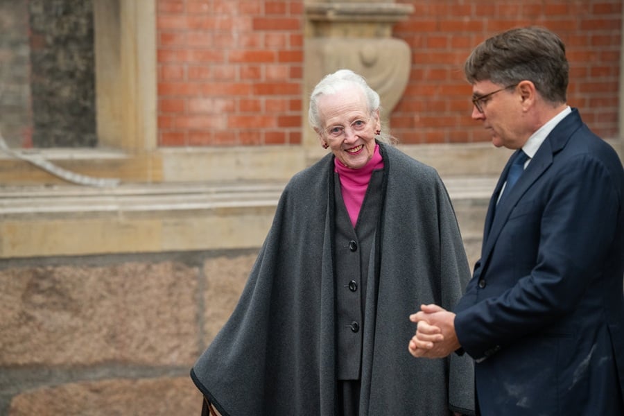 Dronning Margrethe ankommer til B&oslash;rsen