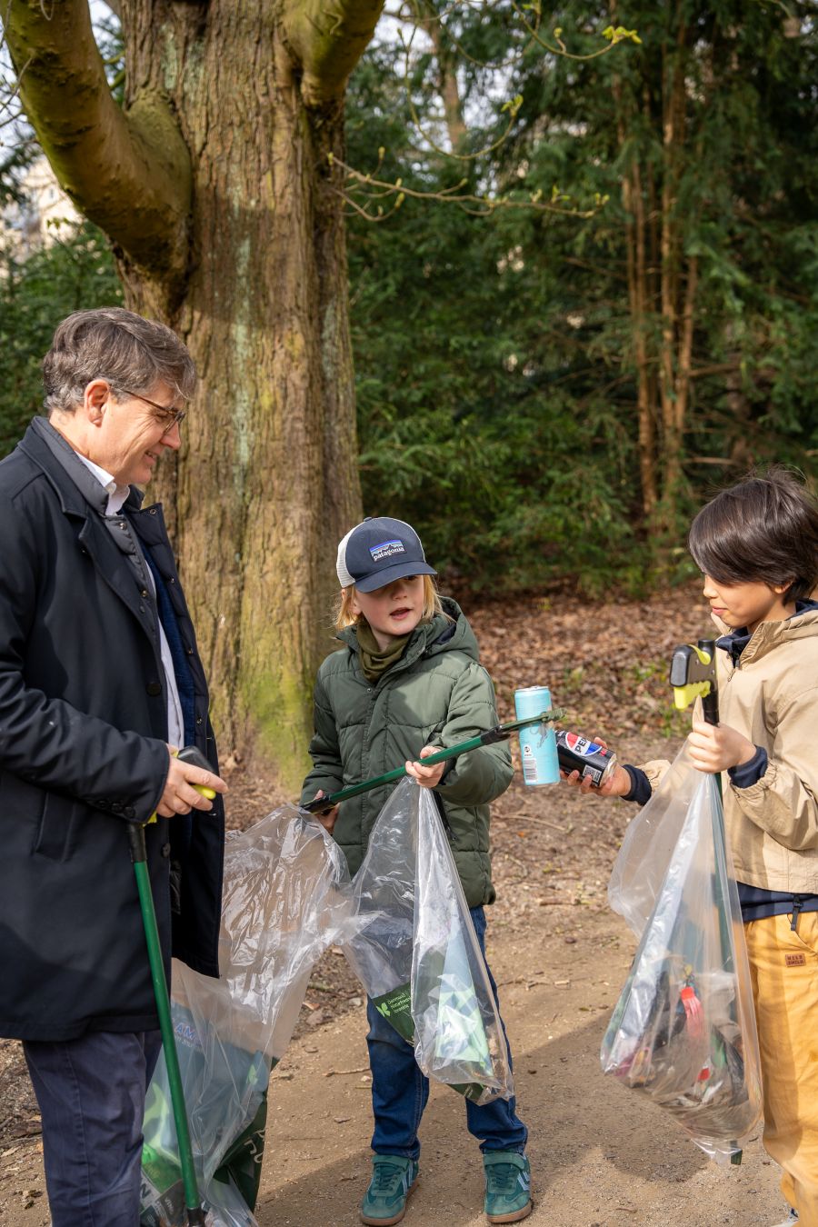 Der ryger godt med affald i poserne