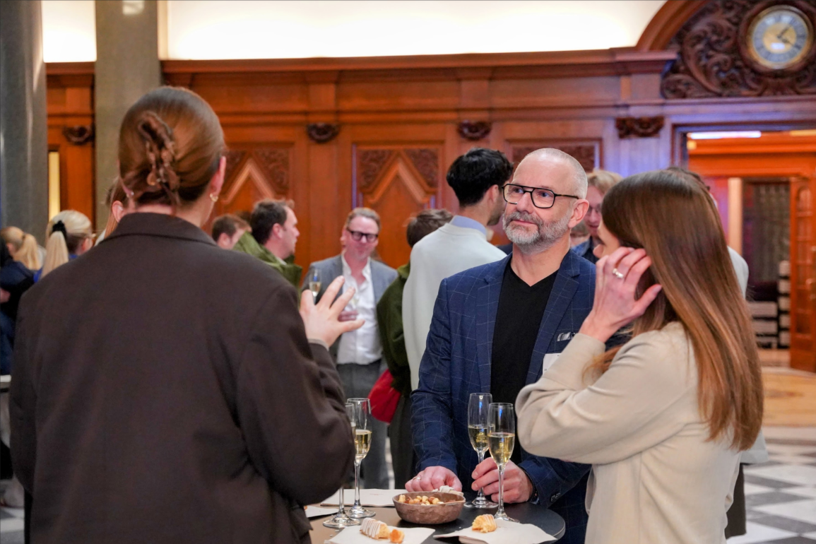 AI Nyt&aring;rskur 2026 bobler og kransekage