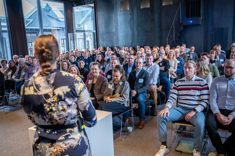 Billede af publikum fra tidligere B2B-konference
