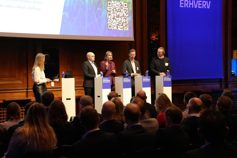 Billeder af deltagerne til dagens f&oslash;rste paneldebat