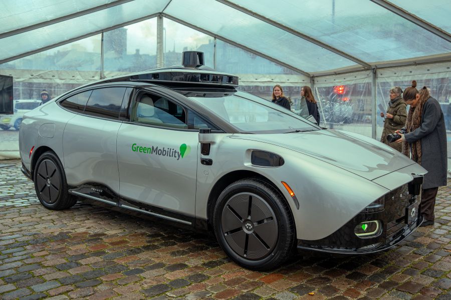 Den selvk&oslash;rende bil blev fremvist p&aring; Christiansborg