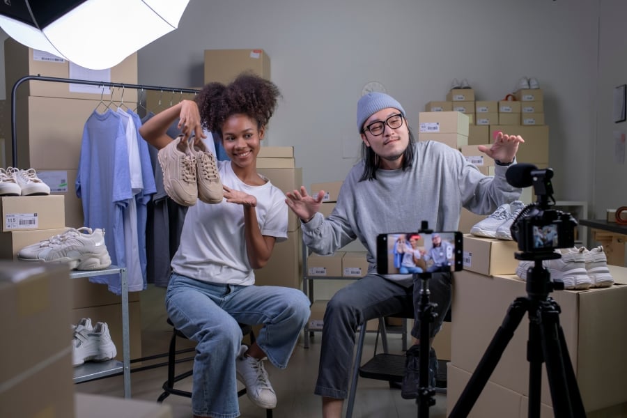 liveshopping-to-personer